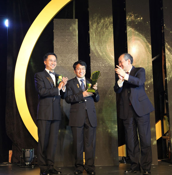 尹卫东荣获2010中国“安永企业家奖”